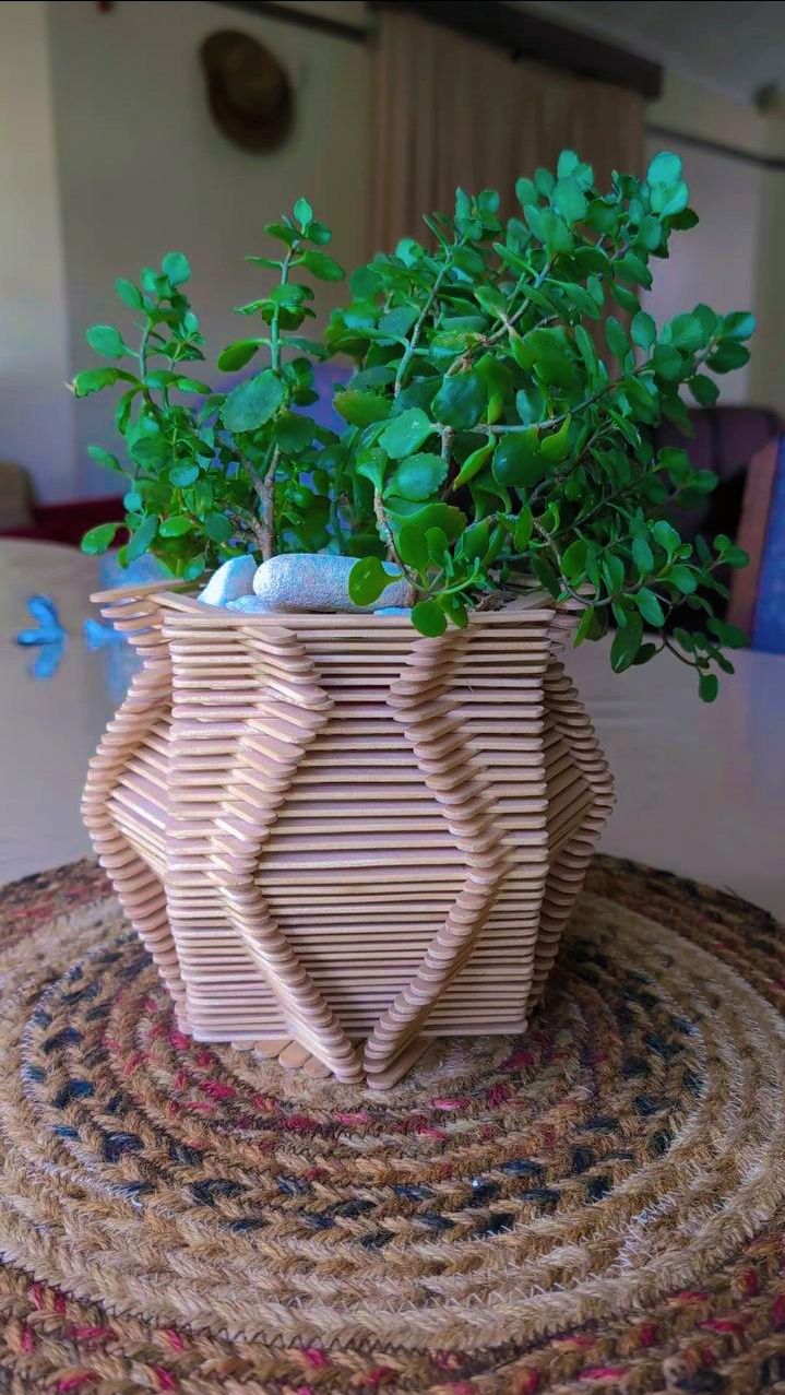 Diamond vase  thumbnail 2