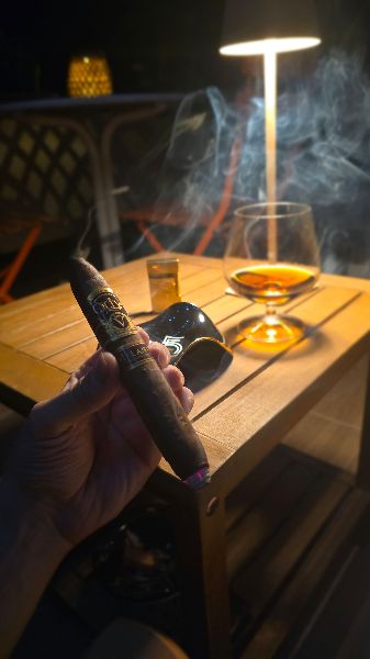 Oliva Serie V Melanio Figurado shared by Riccardo