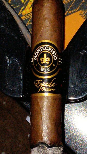 Montecristo Espada Oscuro shared by Cigar AI member