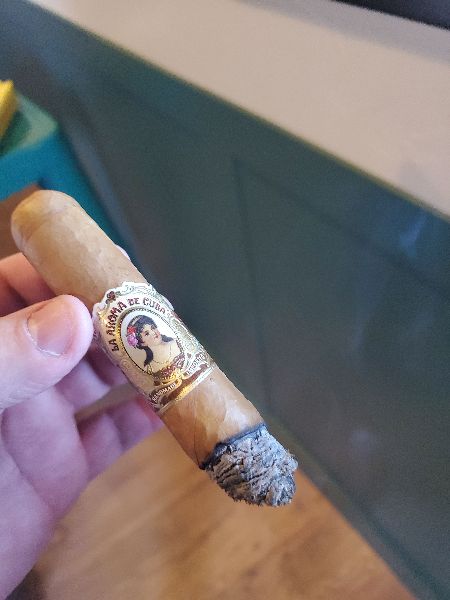 La Aroma de Cuba Connecticut shared by Cigar AI member