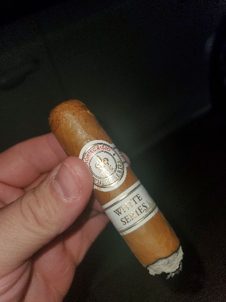 Montecristo White Series Rothchild shared by texhater42