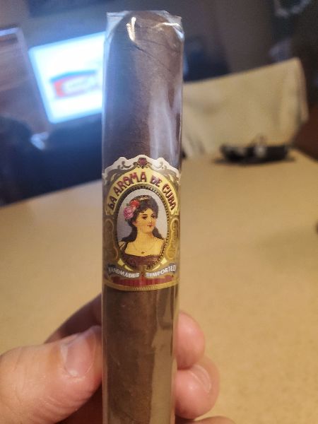 La Aroma de Cuba La Aroma de Cuba shared by texhater42