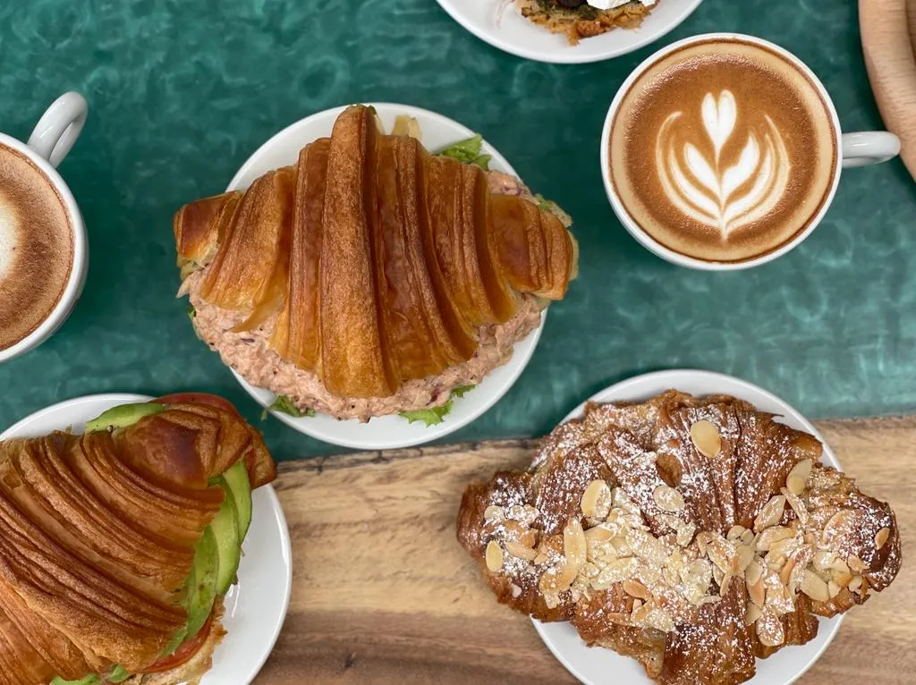 Coffee Connextions Cafe & Rooms