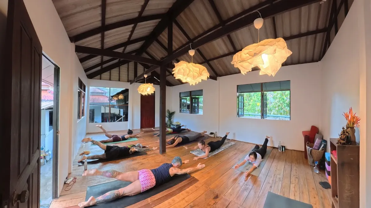 Yoga Essential School