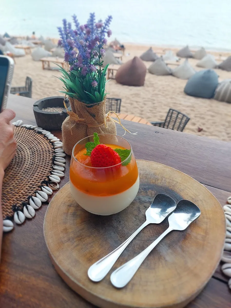 Coco Tam’s photo 2