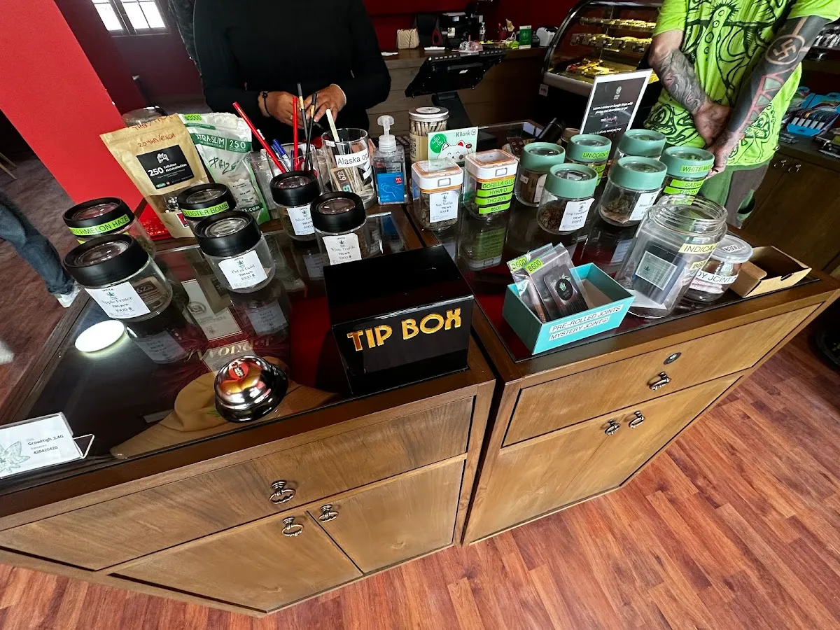 Grow High Maenam Weed Store