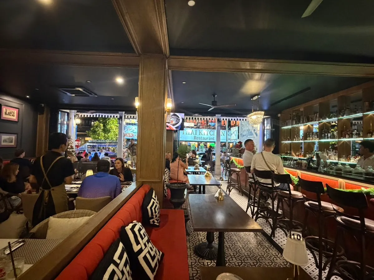 Chom Chada Cocktail Bar & Bistro