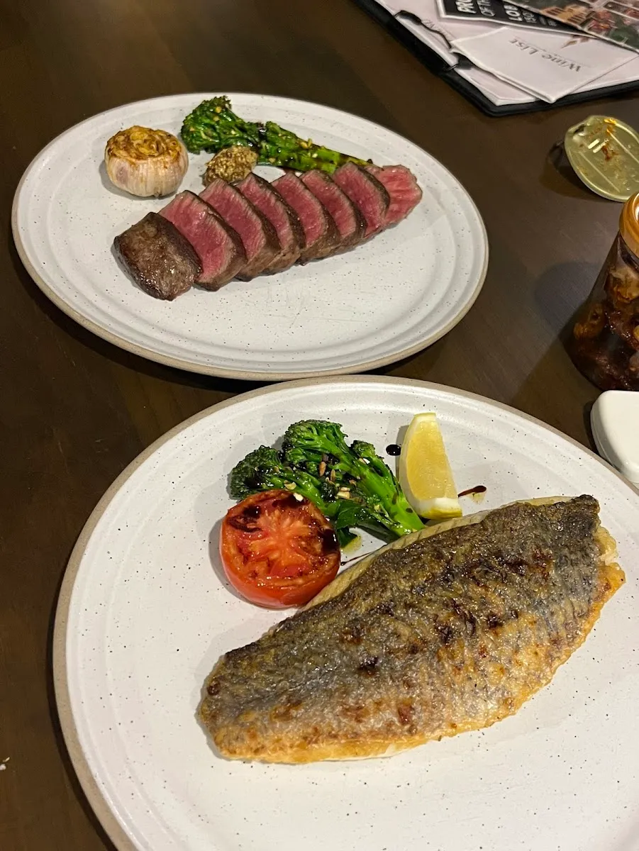 Chom Chada Cocktail Bar & Bistro photo 2