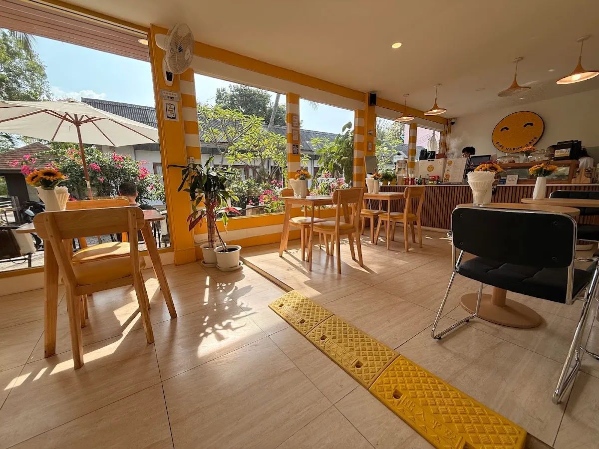 SIPS HAPPY CAFE 🌻 Breakfast, Coffee, Smoothies & Bagels