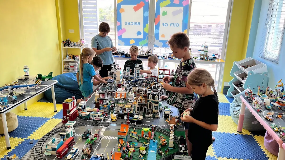 City of bricks LEGO playroom/ Kid's Club