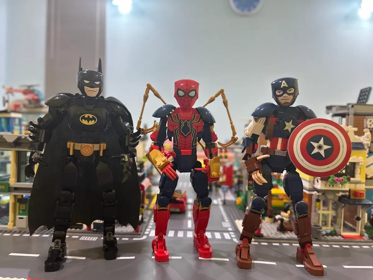 City of bricks LEGO playroom/ Kid's Club photo 2