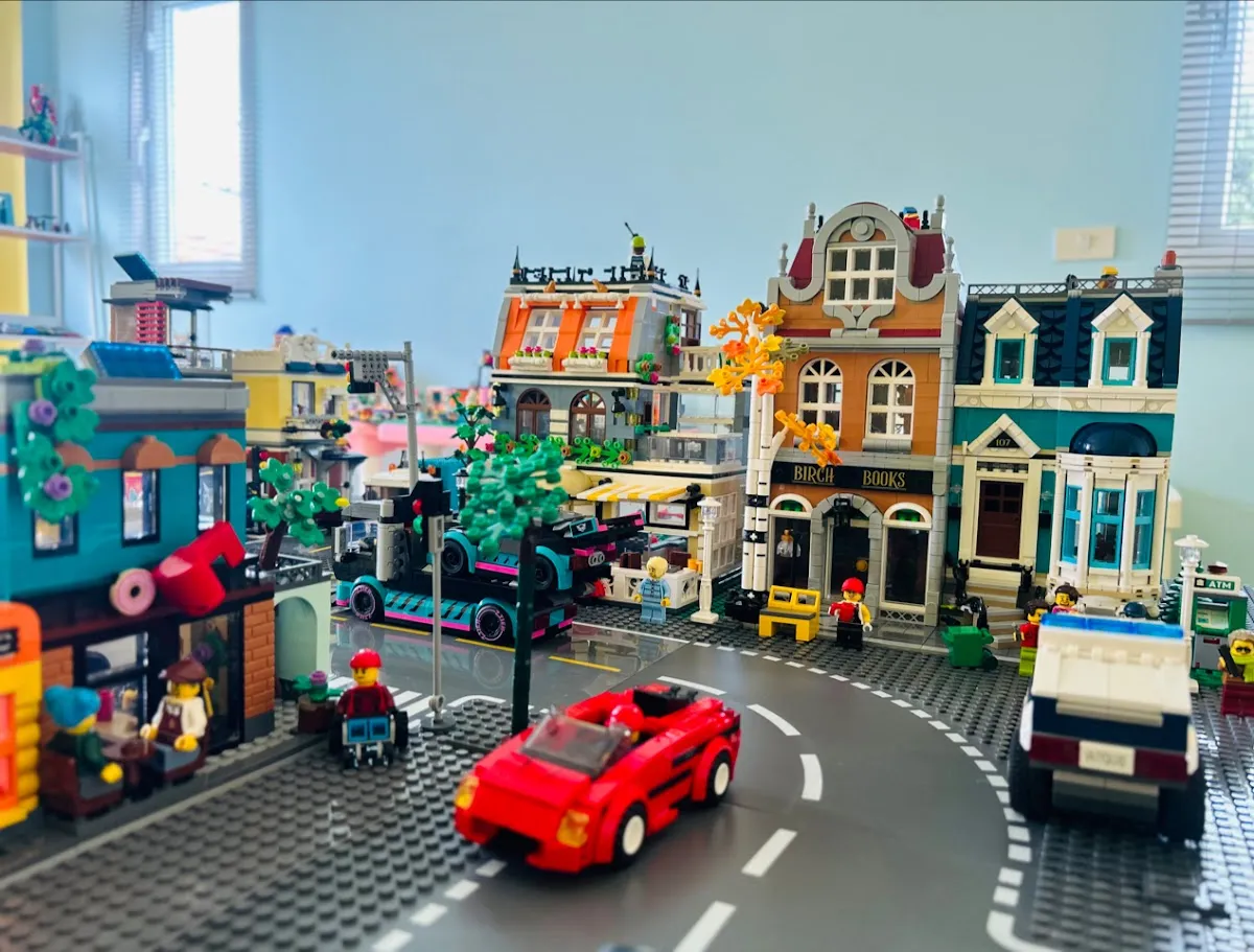 City of bricks LEGO playroom/ Kid's Club