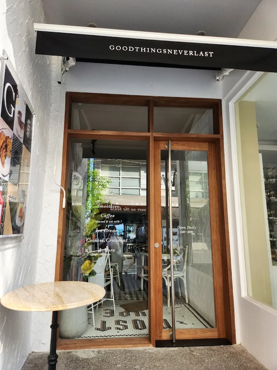 GOODTHINGS Cafe & Hotel