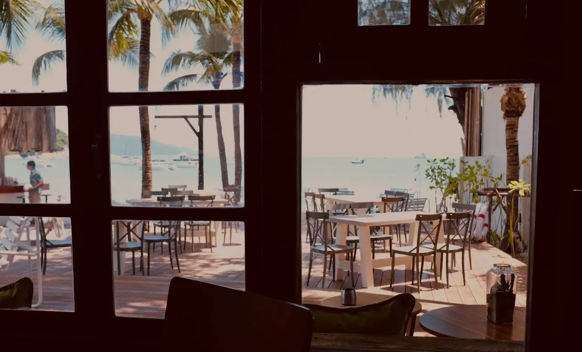 Carnival Beach Village - Beach Club