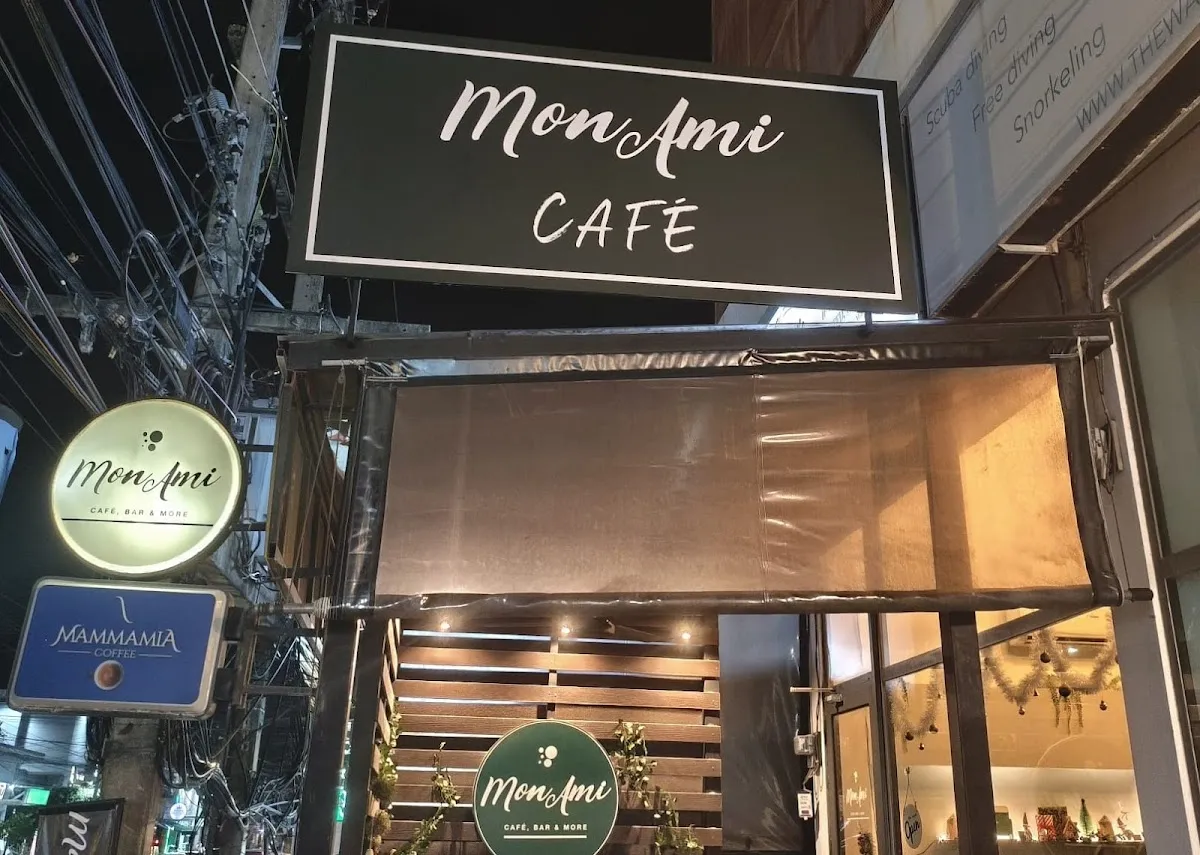 MonAmi Café