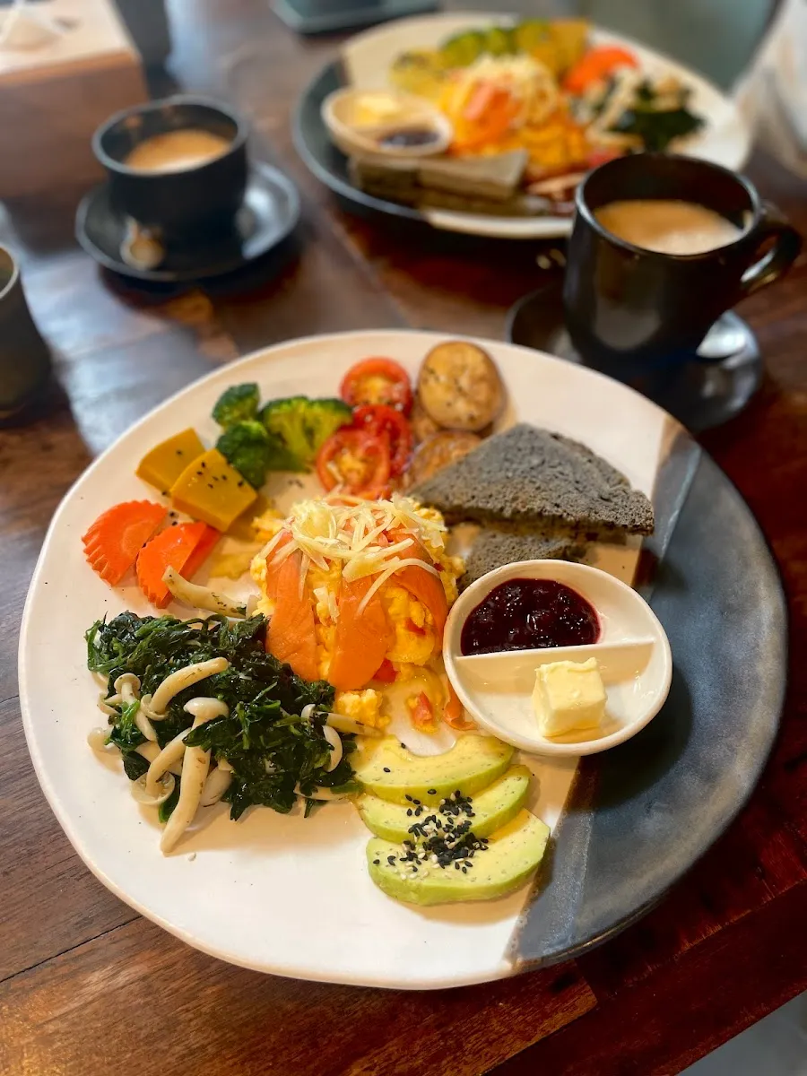 Art cafe by june photo 3