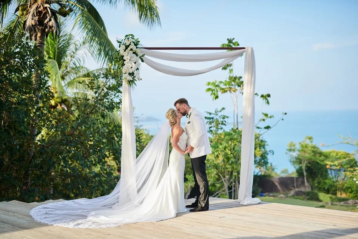 Lotus & Lace Weddings