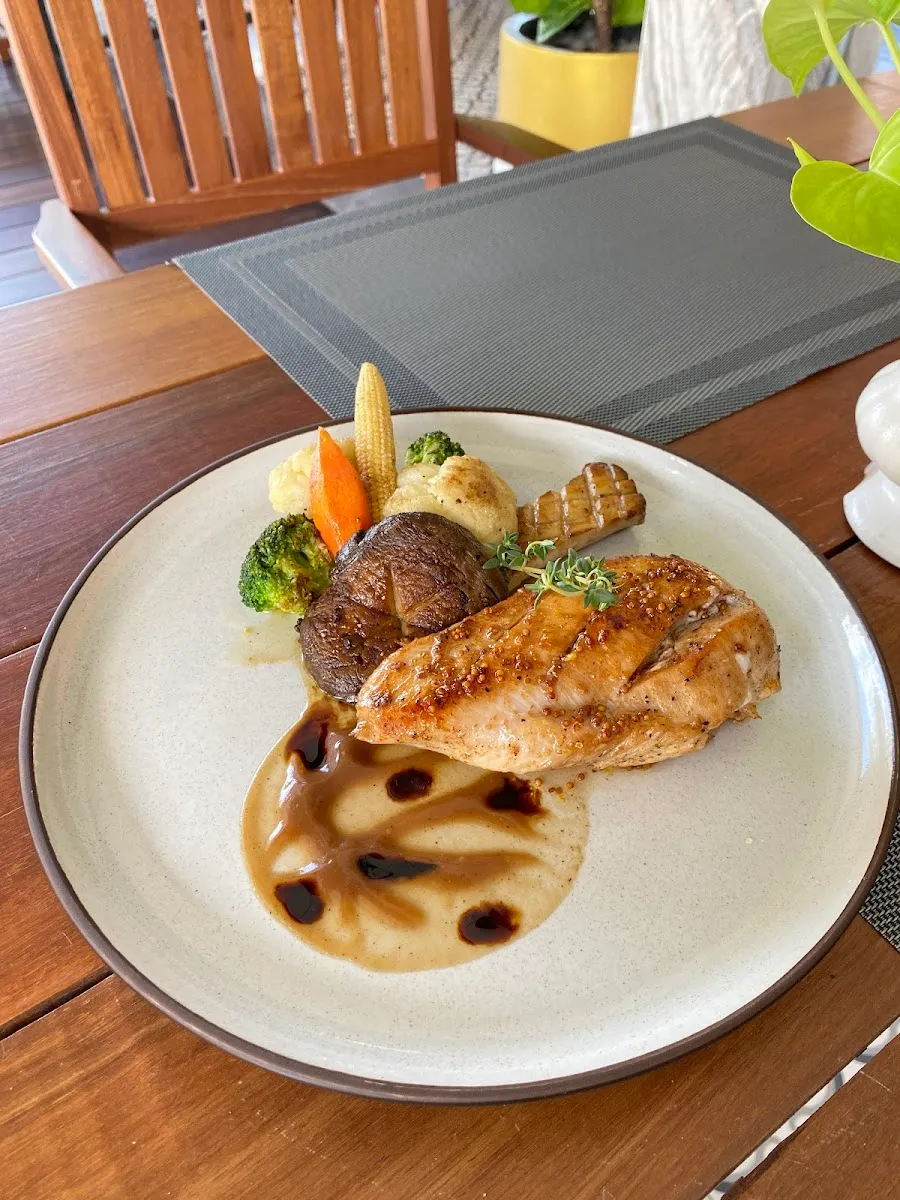 BAY LEAF Restaurant & Bar Choengmon kohsamui