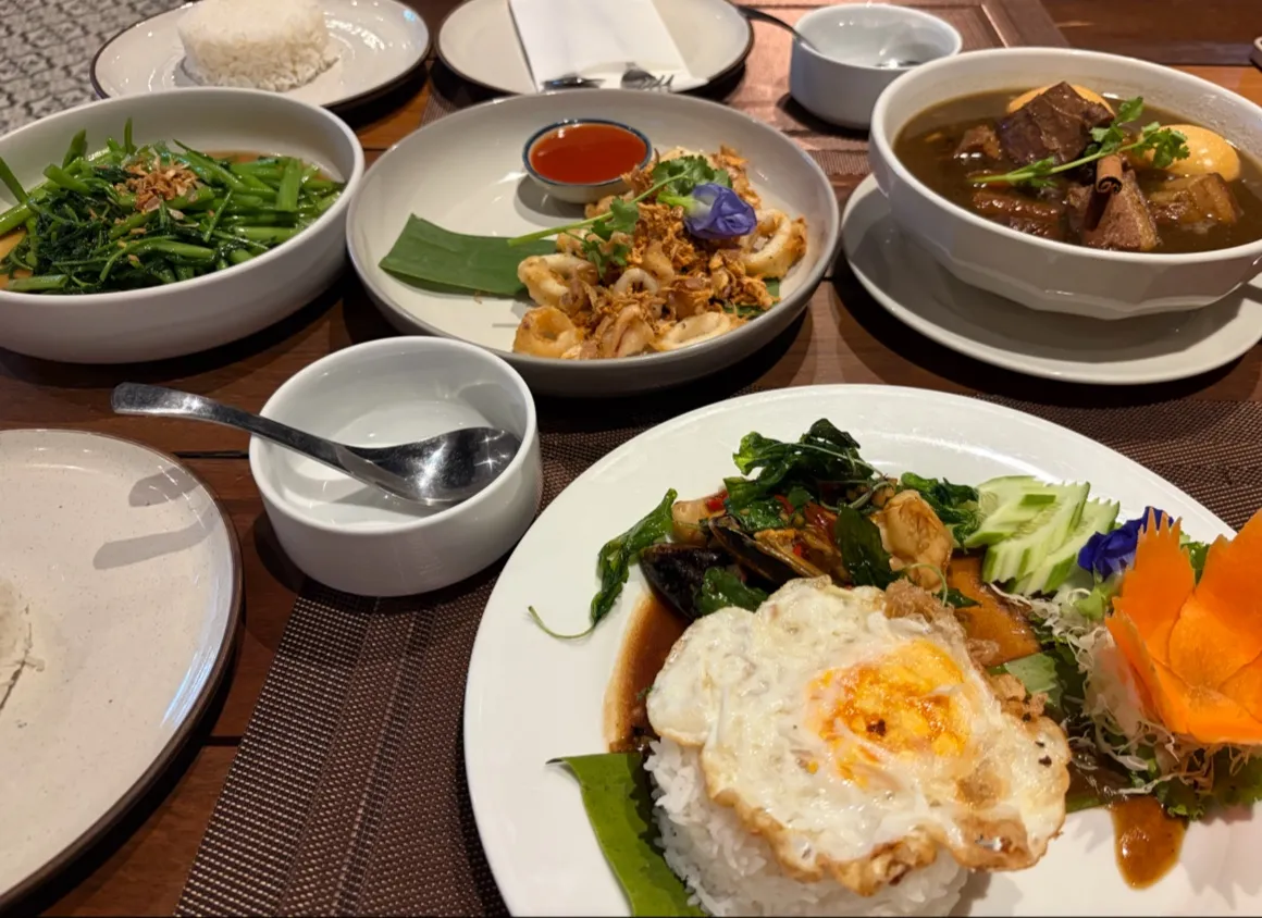 BAY LEAF Restaurant & Bar Choengmon kohsamui photo 3