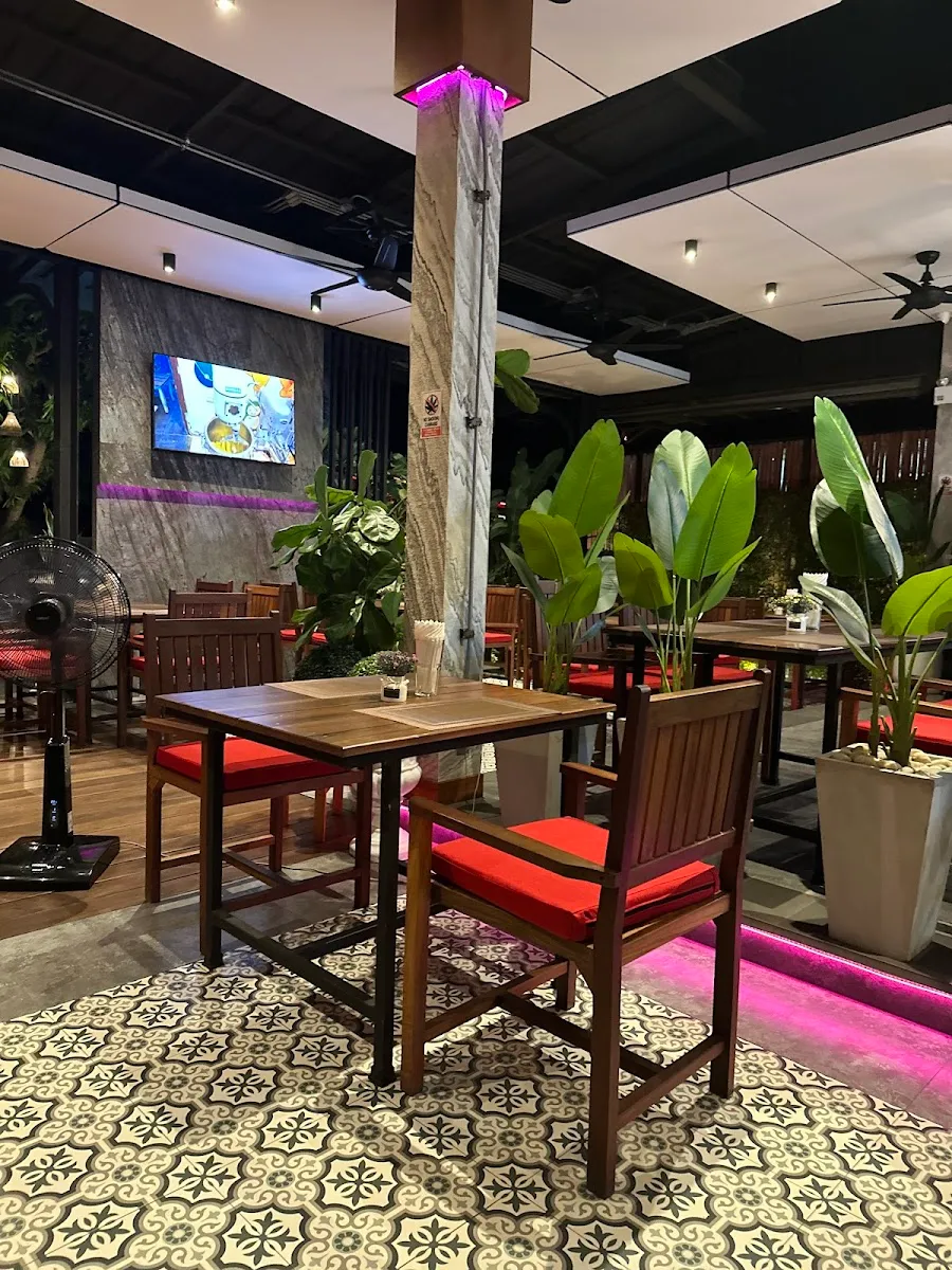 BAY LEAF Restaurant & Bar Choengmon kohsamui