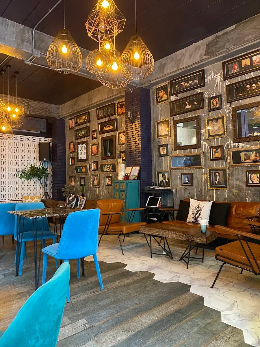 The Road Less Travelled Cafe Bistro photo 3