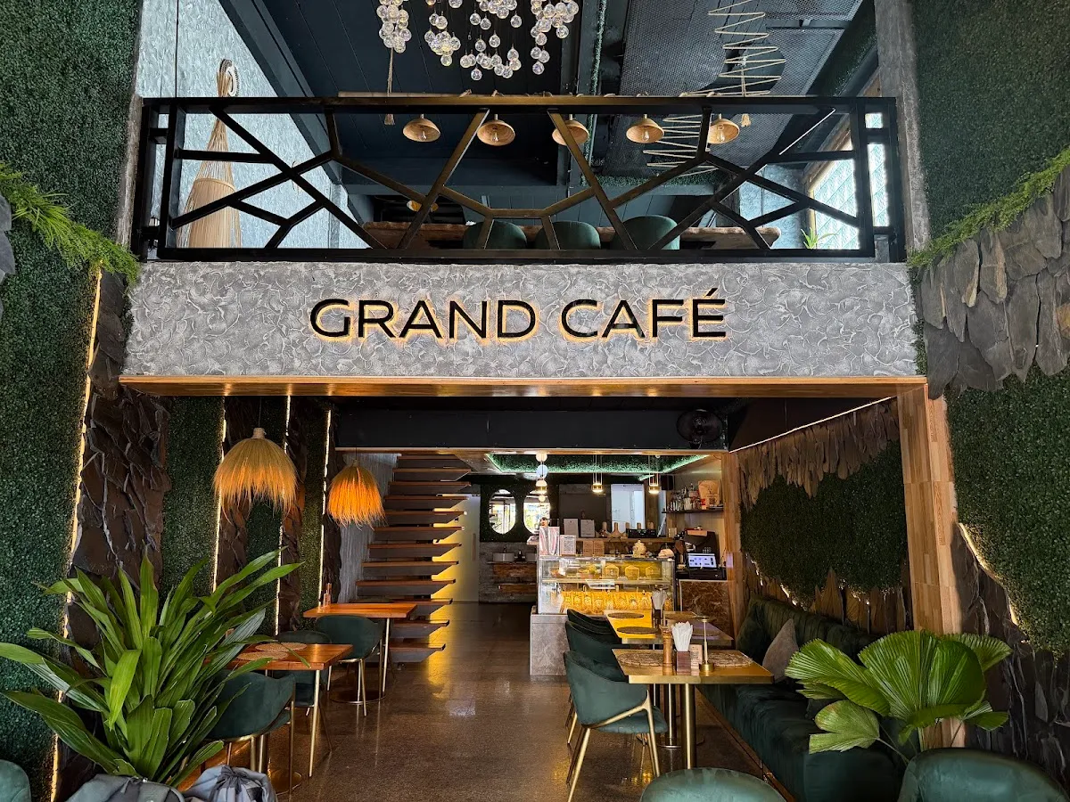 Grand Cafe Karaoke & Rooftop photo 3