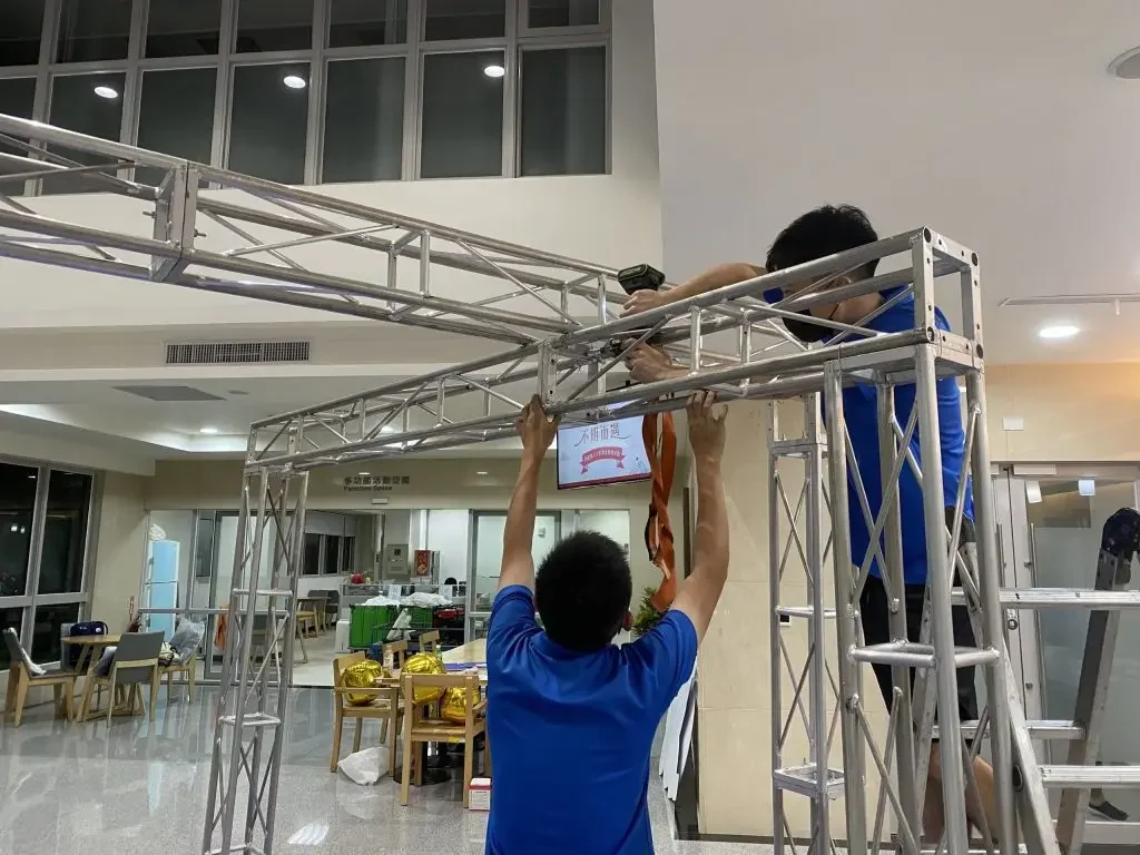 TRUSS 安裝與中秋節活動結構,TRUSS 安裝、活動結構、中秋裝置,都市彩繪案例