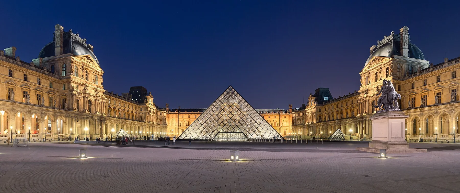 Louvre & Legend