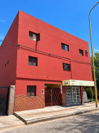 EN VENTA | COMPLEJO DE DEPARTAMENTOS Y LOCAL COMERCIAL | UNNE 462