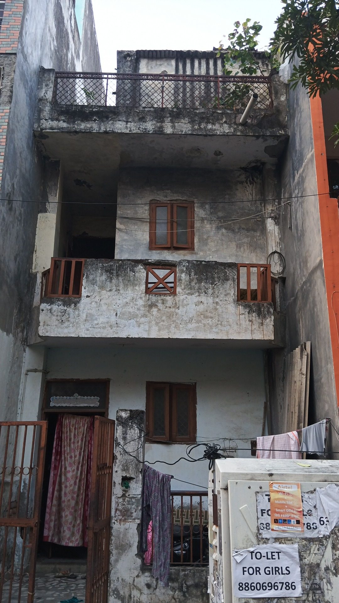 1,000 sq ft Plot for Sale in Alpha 1, Greater Noida — photo 2