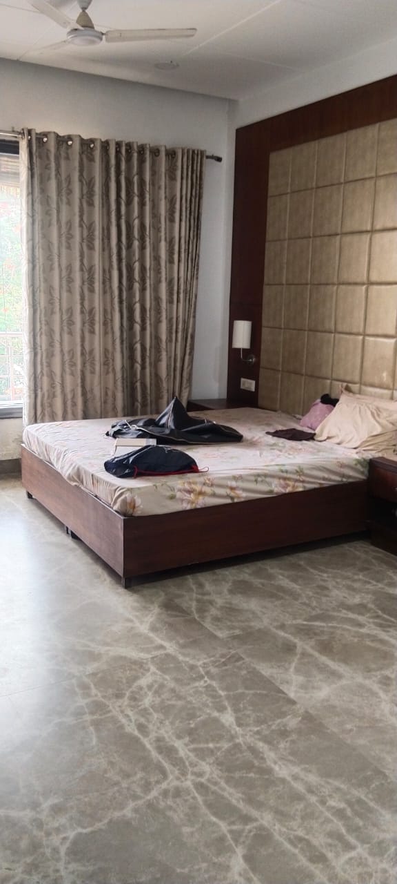 6 BHK Independent House for Sale in DLF Phase 4, Gurugram