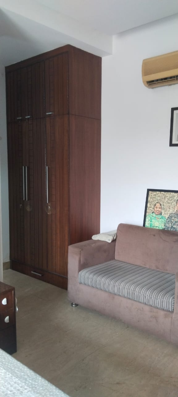 6 BHK Independent House for Sale in DLF Phase 4, Gurugram — photo 5