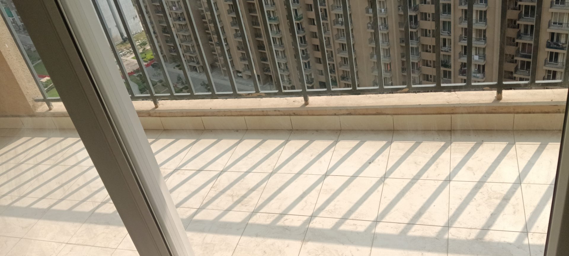 3bhk flat for rent in tata eureka park sector 150, noida express way — photo 2