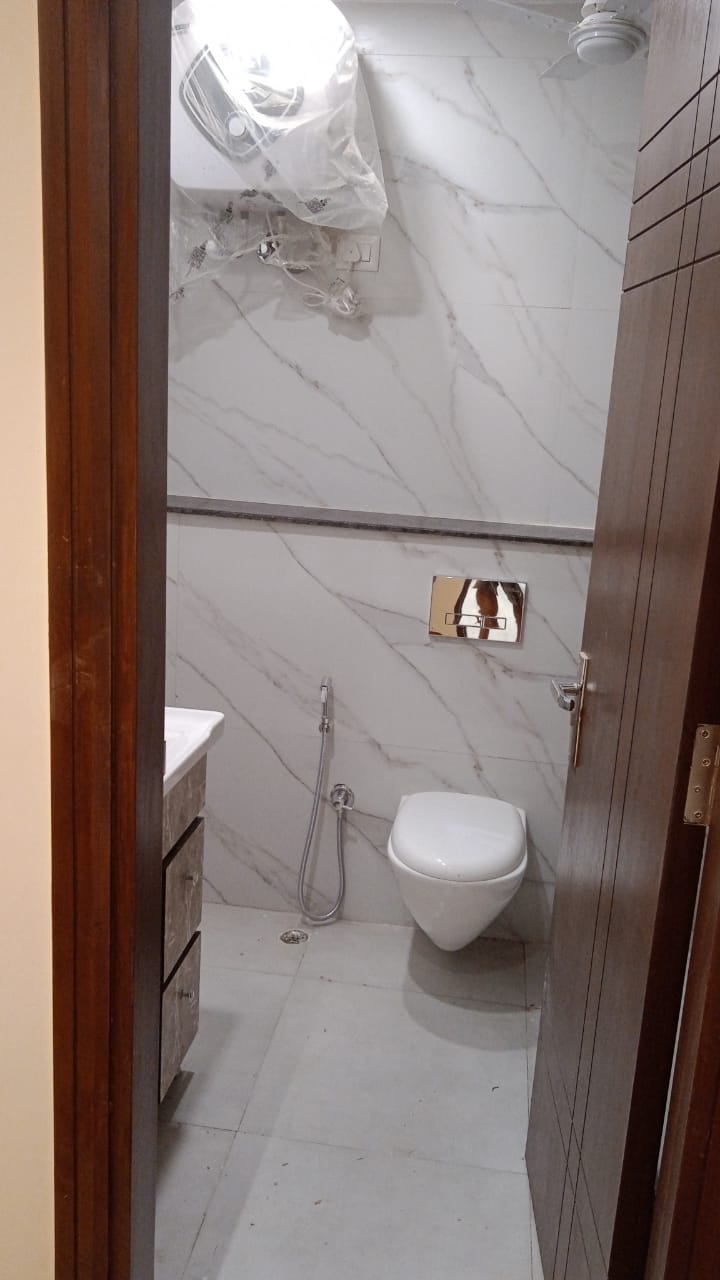 Semi-Furnished 3 BHK Builder Floor for Rent in Sushant Lok 1, Gurugram — photo 6
