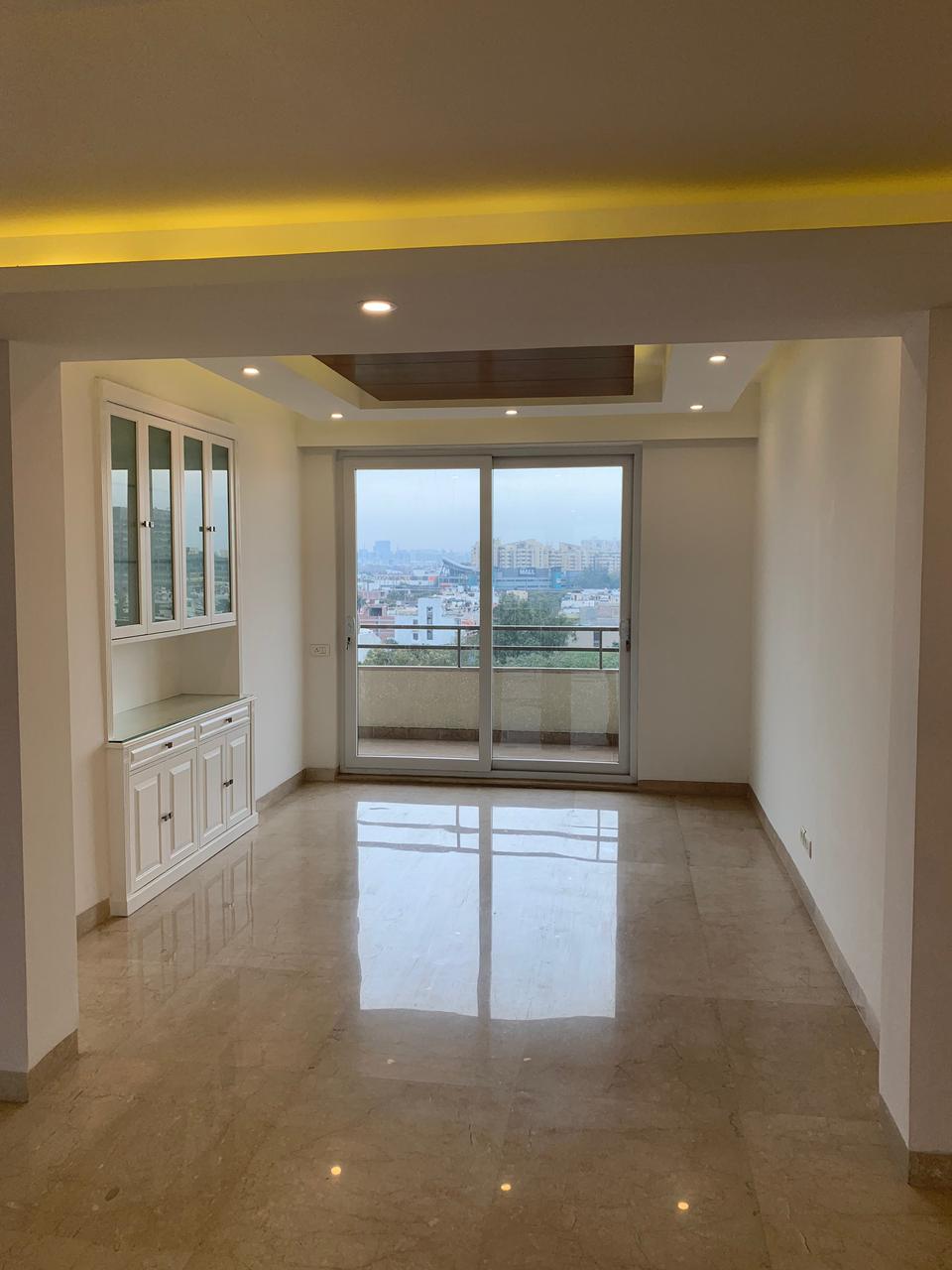Semi-Furnished 4 BHK Flat for Rent in EMAAR MGF the Vilas, Gurugram — photo 5