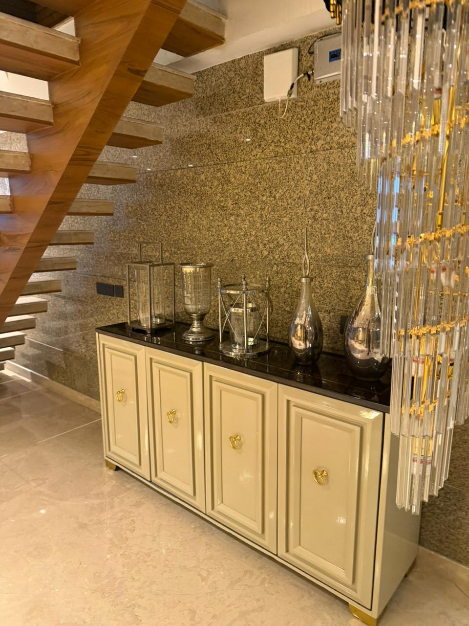 5 BHK Independent House for Sale in C Block, DLF Phase 1, Gurugram — photo 2