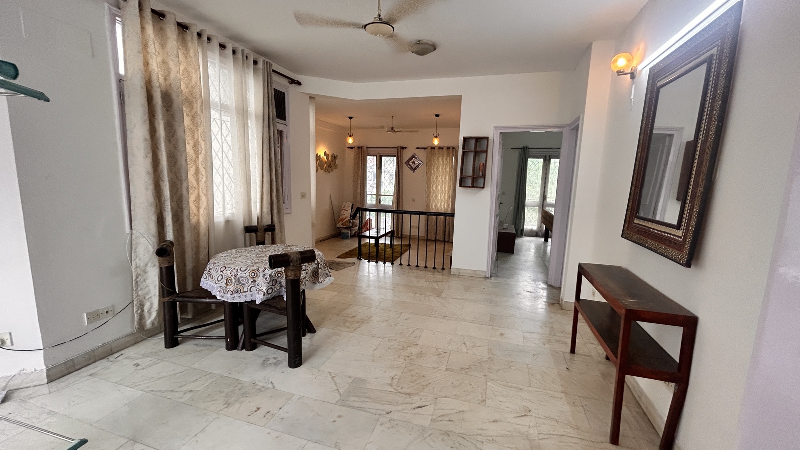 Semi-Furnished 2 BHK Flat for Rent in Malibu Town, Gurugram — photo 4