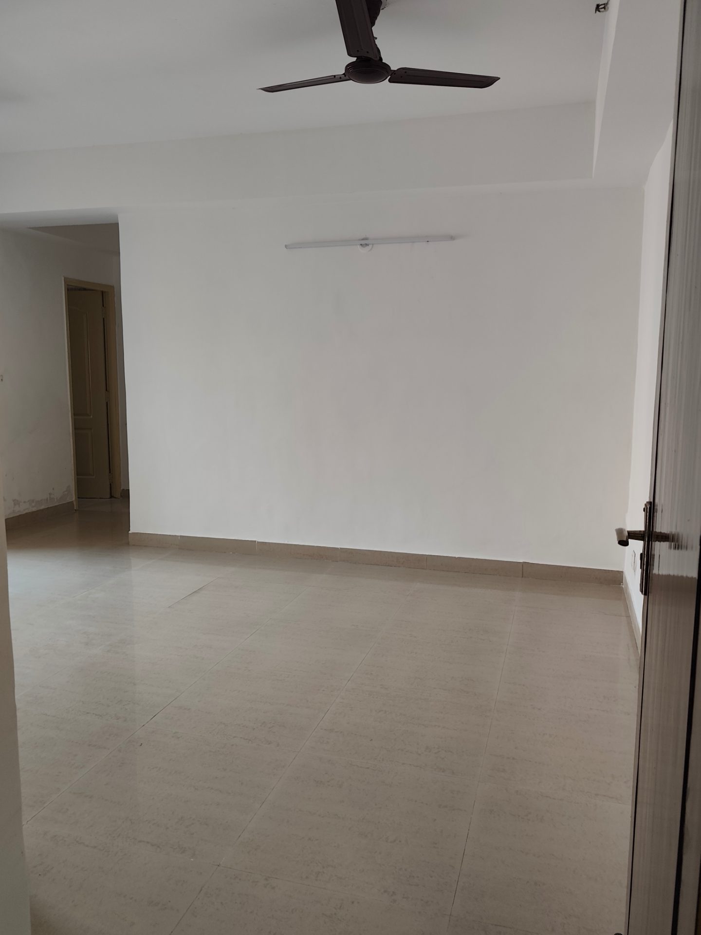 2bhk Flat For Sale In Paras Tierea Sector 137 Noida — photo 2