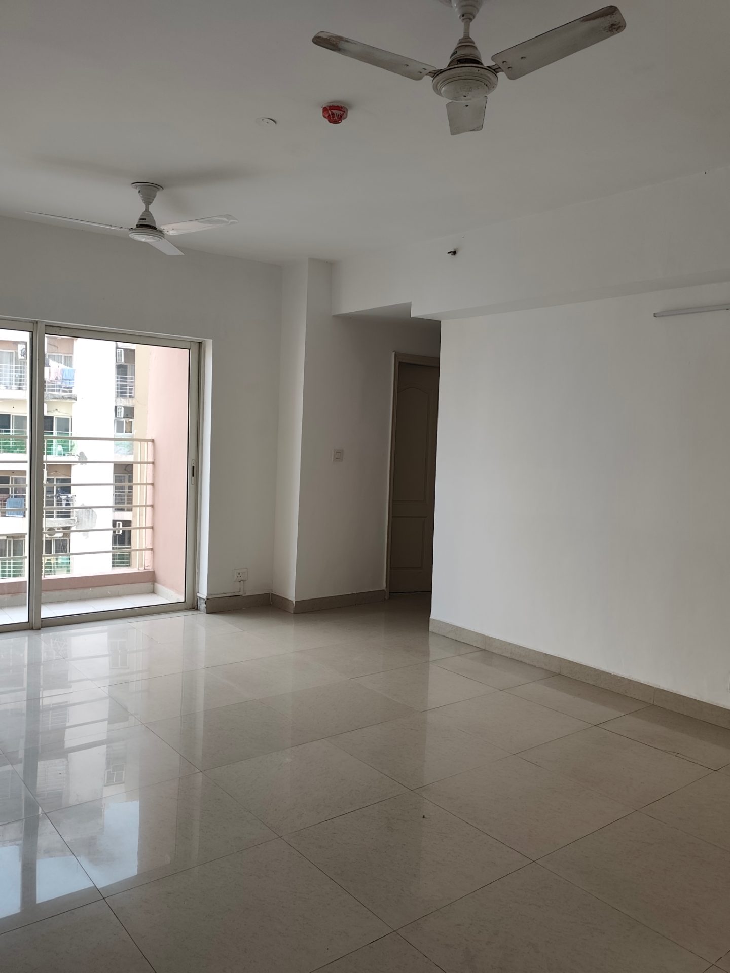 3 BHK Flat for Sale in Sector 137, Noida — photo 2