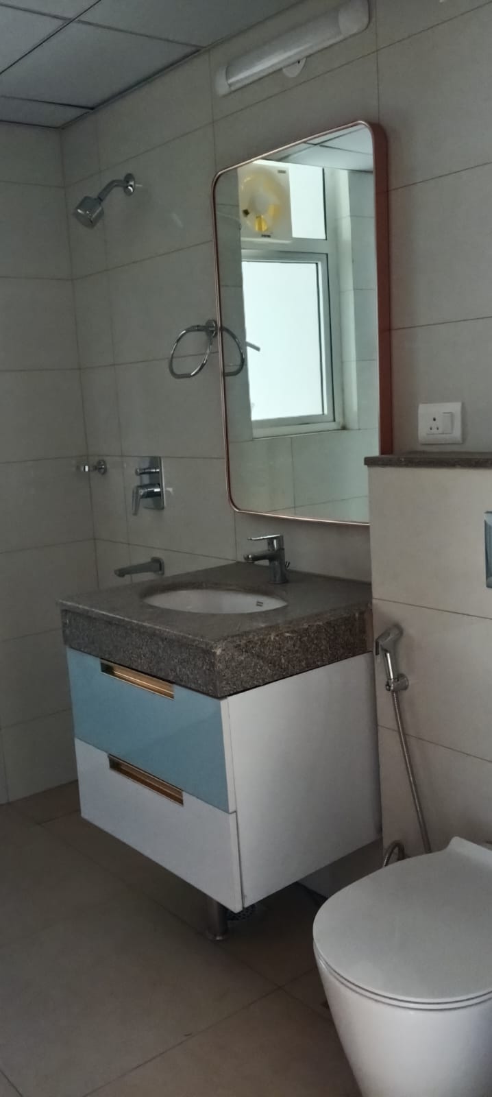 Semi-Furnished 3 BHK Flat for Rent in Sector 150, Greater Noida — photo 2
