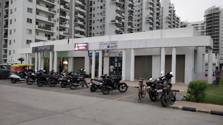 573 sq ft Shop for Rent in EMAAR Palam Drive, Sector 66, Gurugram