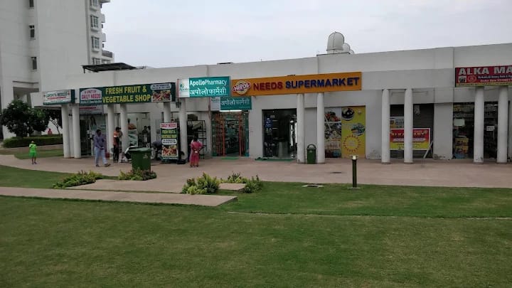 573 sq ft Shop for Rent in EMAAR Palam Drive, Sector 66, Gurugram — photo 2