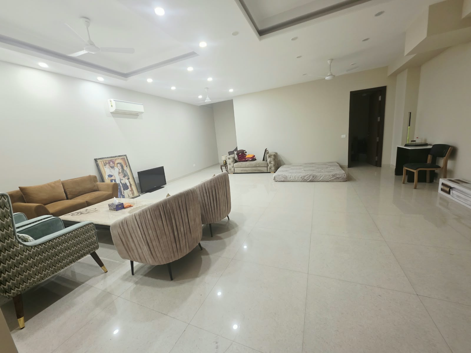 4 BHK Builder Floor for Sale in Greater Kailash, Delhi — photo 4