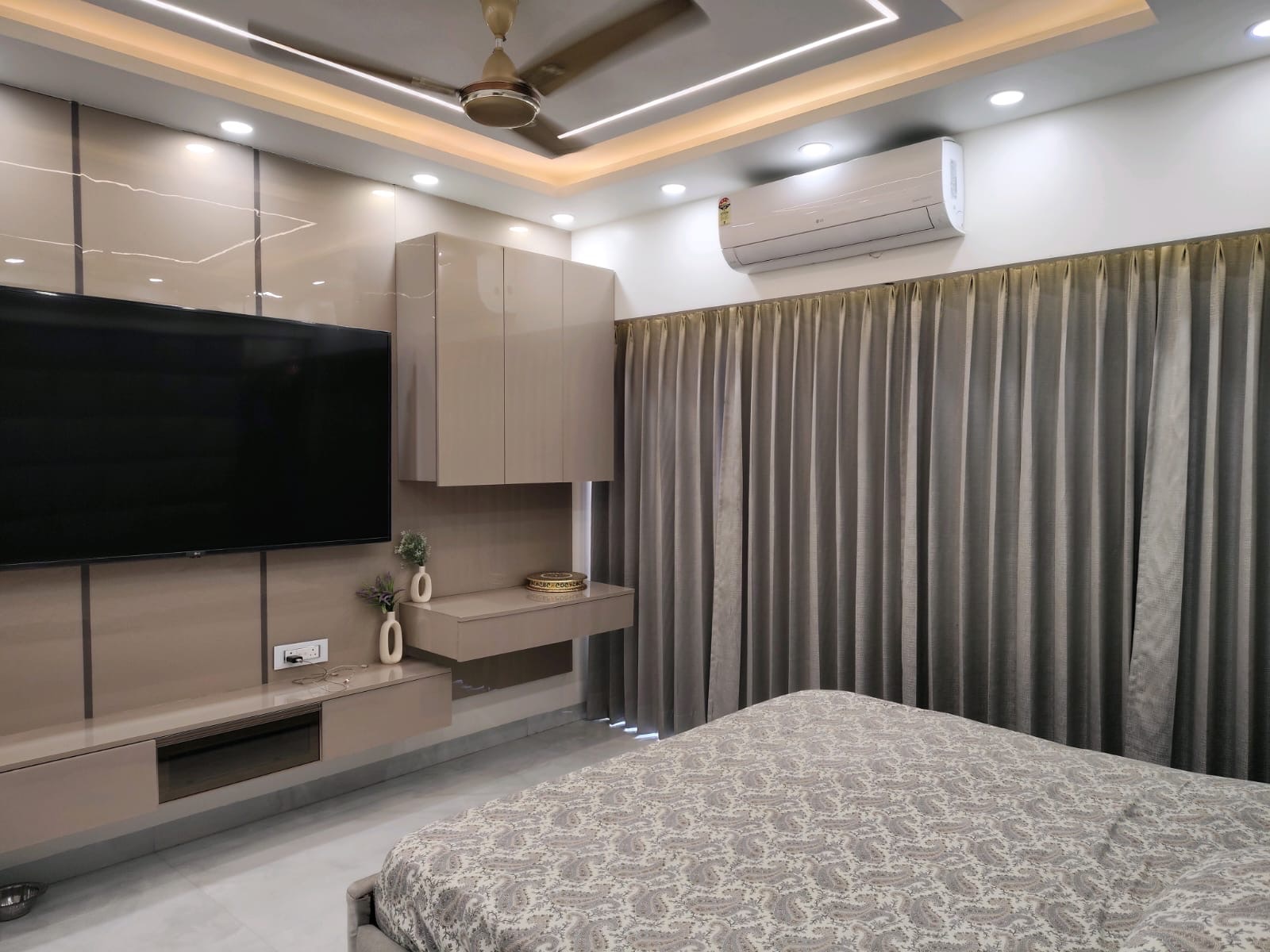 Luxury Fully Furnished 4 BHK Flat for Sale in Zeta 1, Greater Noida — photo 6