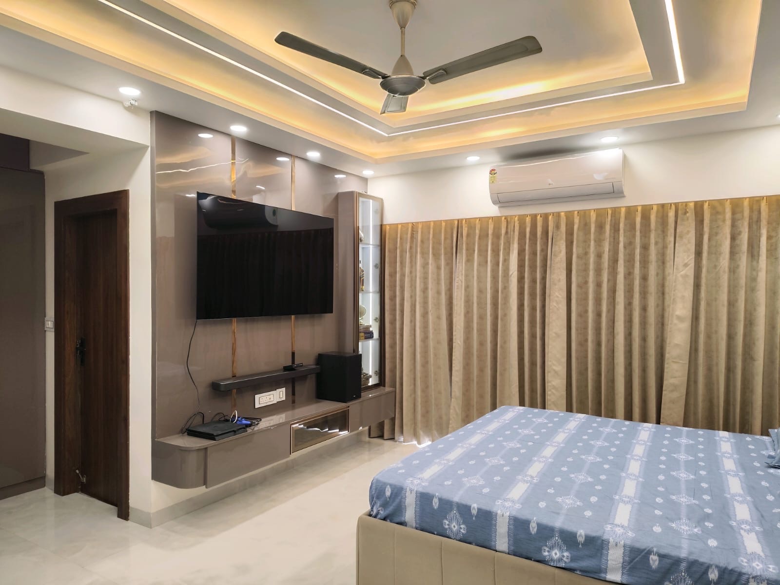 Luxury Fully Furnished 4 BHK Flat for Sale in Zeta 1, Greater Noida — photo 7