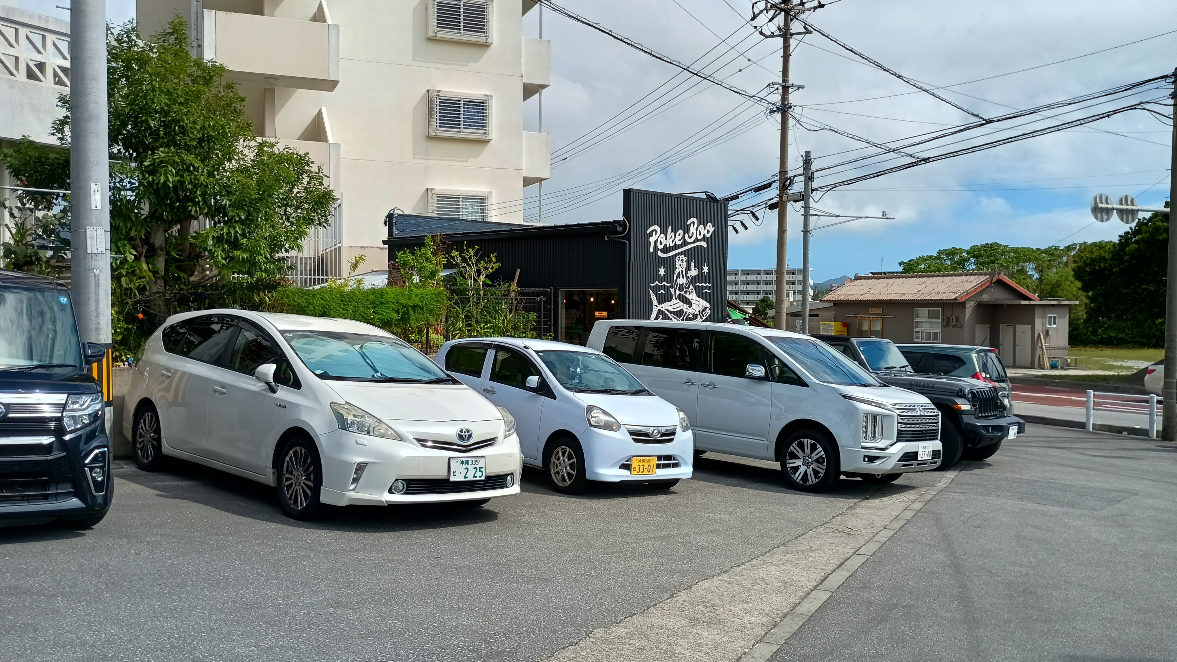 お店の隣に駐車場もあります。の画像