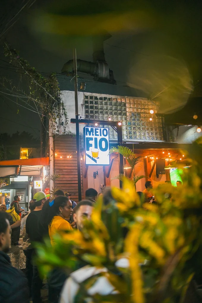 Meio Fio Bar