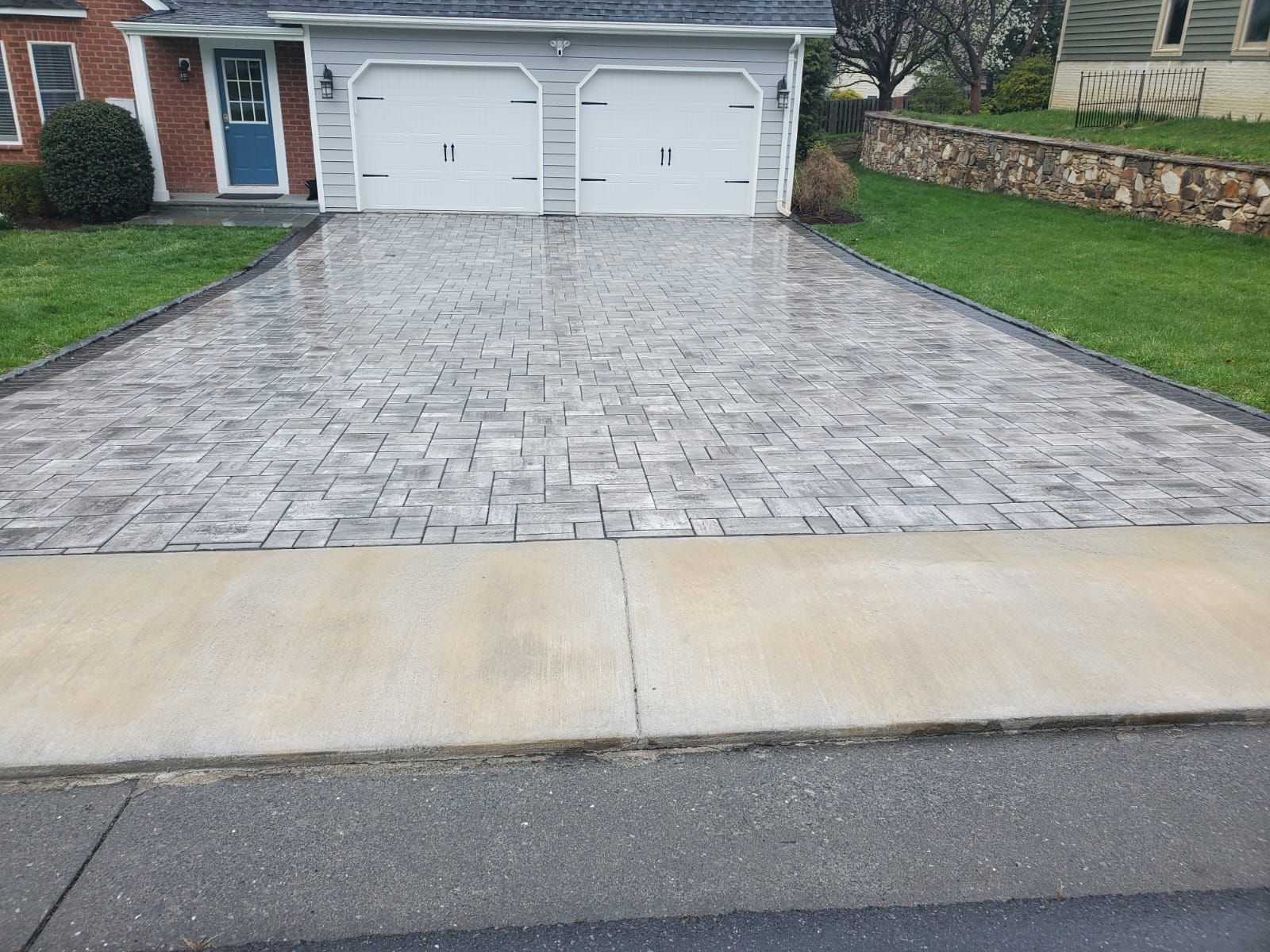 Driveways Installation & Repair background