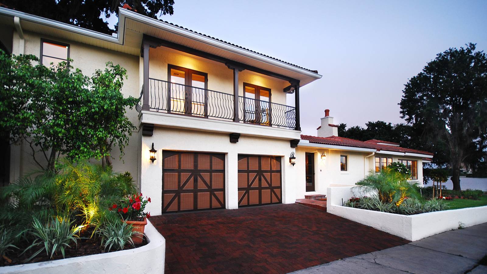 THE RIGHT COMMERCIAL COMPANY FOR HOUSE PAINTING IN EASTSOUND, WA