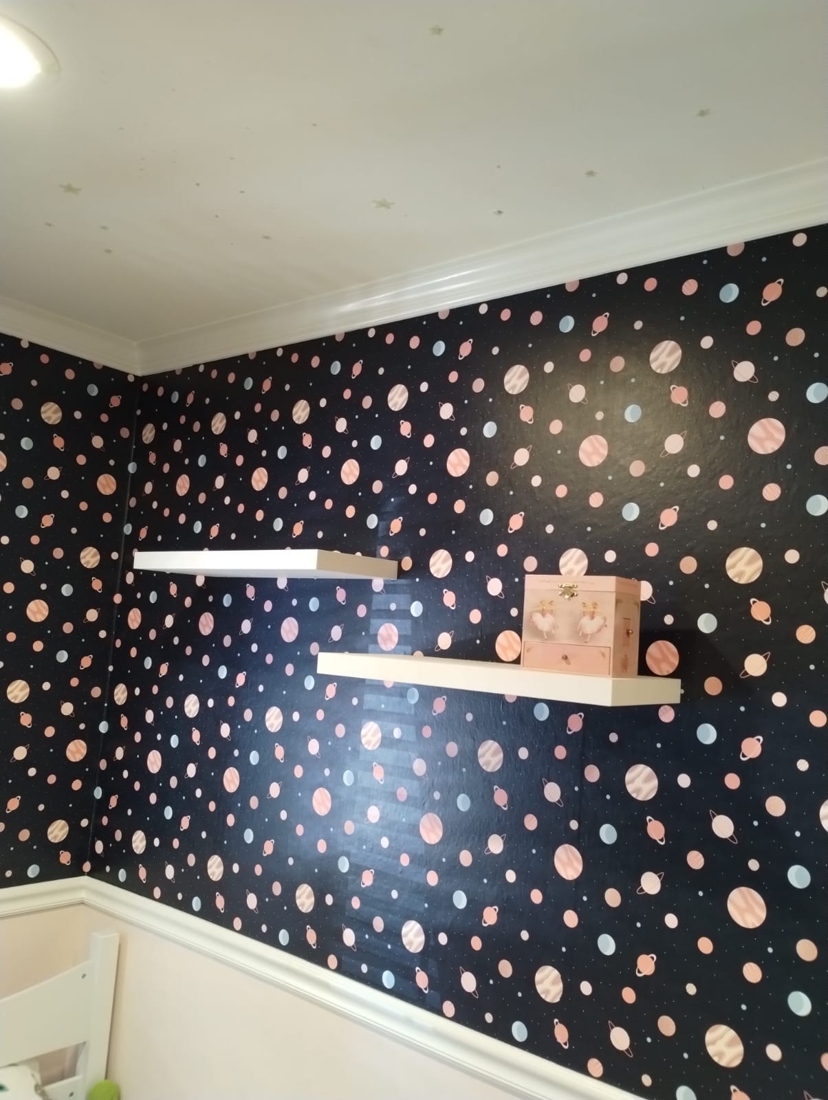 Wallpaper installation background